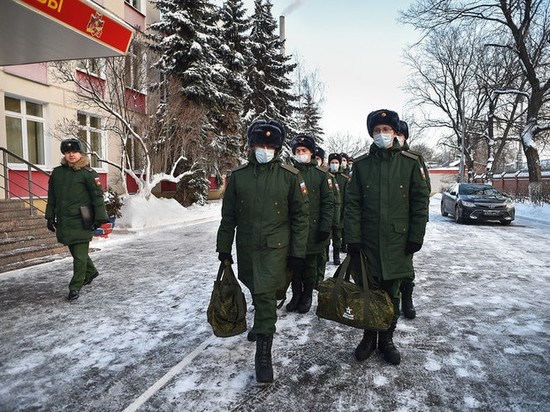 Особенности жизни военных: «Иногда выхожу из помещения и не понимаю, где мой берет»