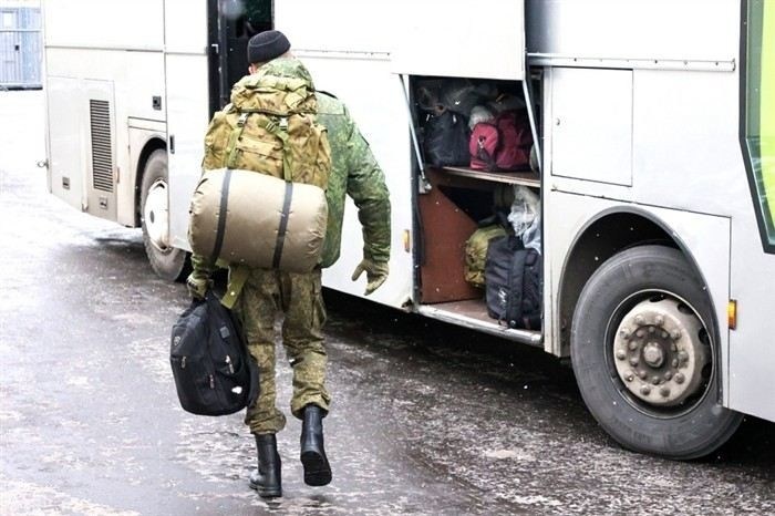 Как вручается повестка и какие действия обязательны после её получения