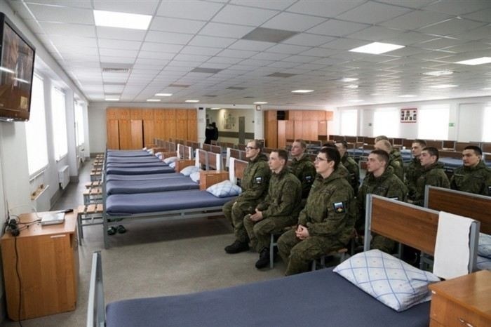 Какую сумму денег нужно взять с собой в армию?