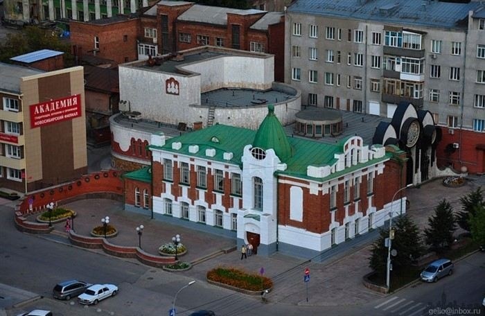 Школа на углу улиц Ленина и Революции: ближайшие образовательные учреждения