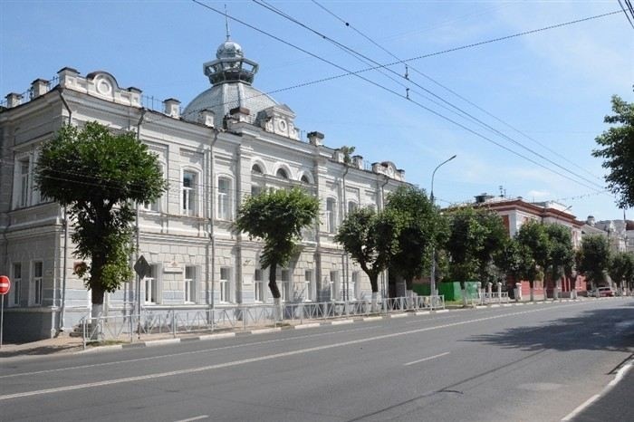 Школа и театр кукол на улице Ленина, 22 в Новосибирске