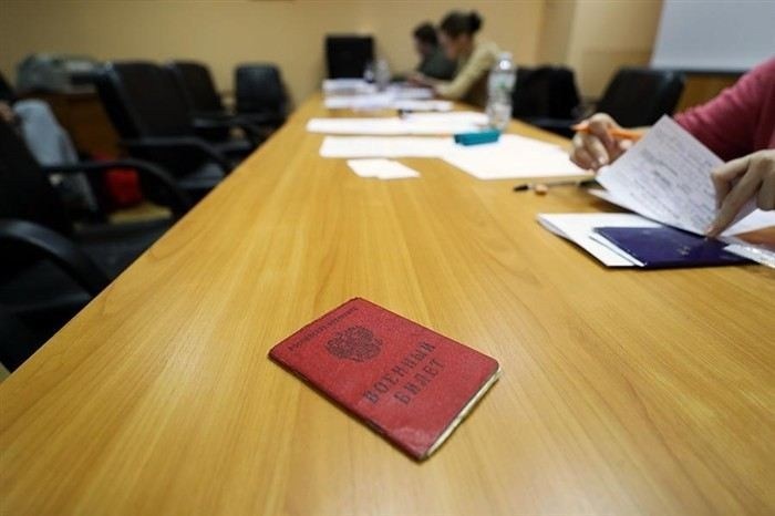 Как получить военный билет после 27 лет: что нужно знать?