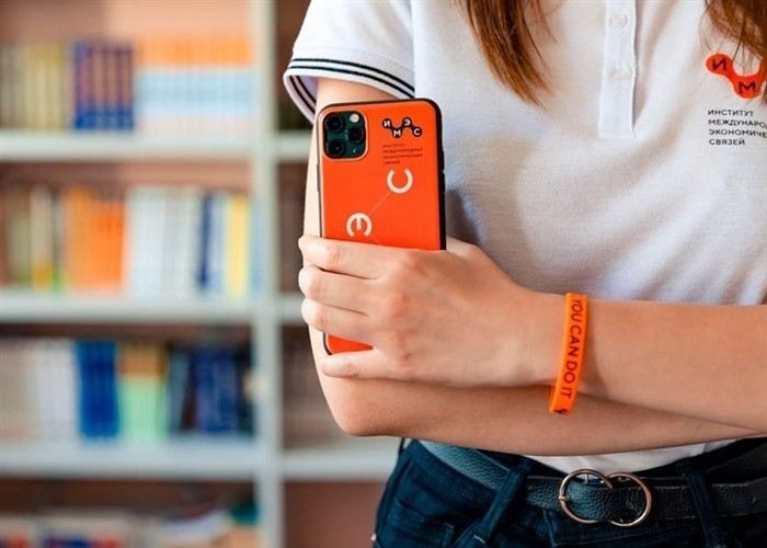 Какие возрастные ограничения существуют для поступления на бакалавриат в 2024 году?