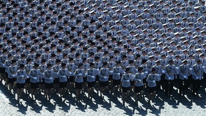 Министерство внутренних дел превосходит армию по числу пожилых сотрудников. Больше отставных полицейских, чем действующих сотрудников в Департаменте внутренней безопасности, разговор, пенсии, пенсионеры, русские.