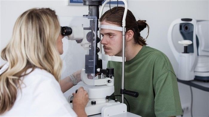 Как вручает повестку военкомат: личное вручение и почтовые направления