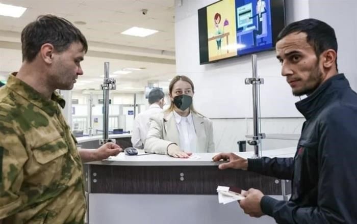 Проблемы с правами человека: Принуждение и давление, которому подвергаются мигранты
