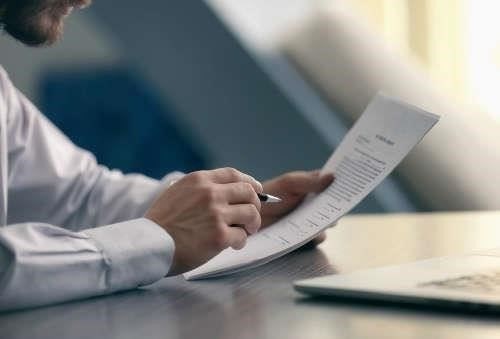 Почему важно проверять документы перед подписанием договора